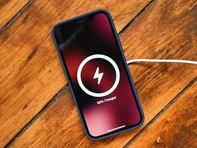 微山苹果手机维修分享iPhone 12可以随便充电吗 